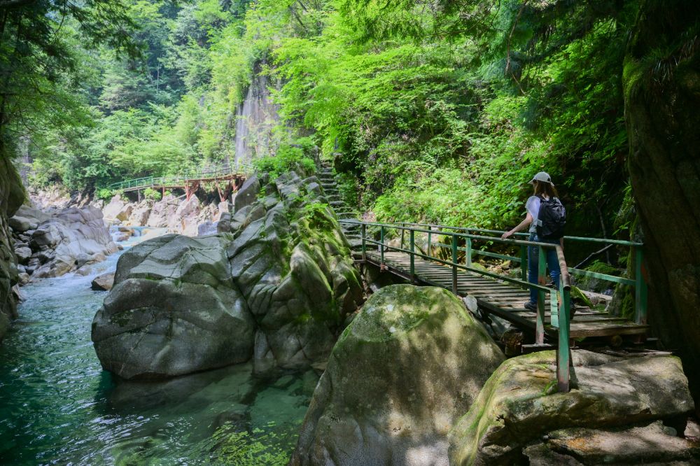 木曽「阿寺渓谷」をめぐる大満足の女子旅！癒しの絶景とおすすめ紹介｜Skima信州コラボ記事